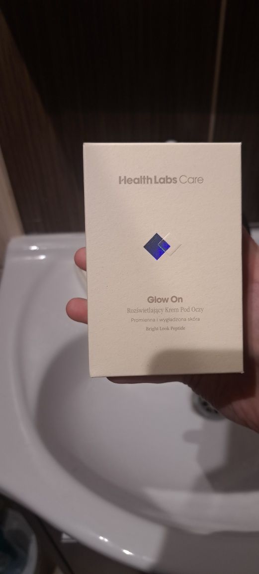Health Labs Care krem rozświetlający pod oczy