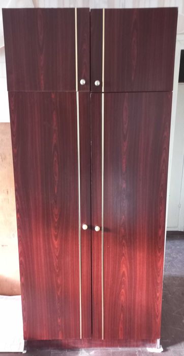 Віддам безкоштовно меблі у задовільному стані