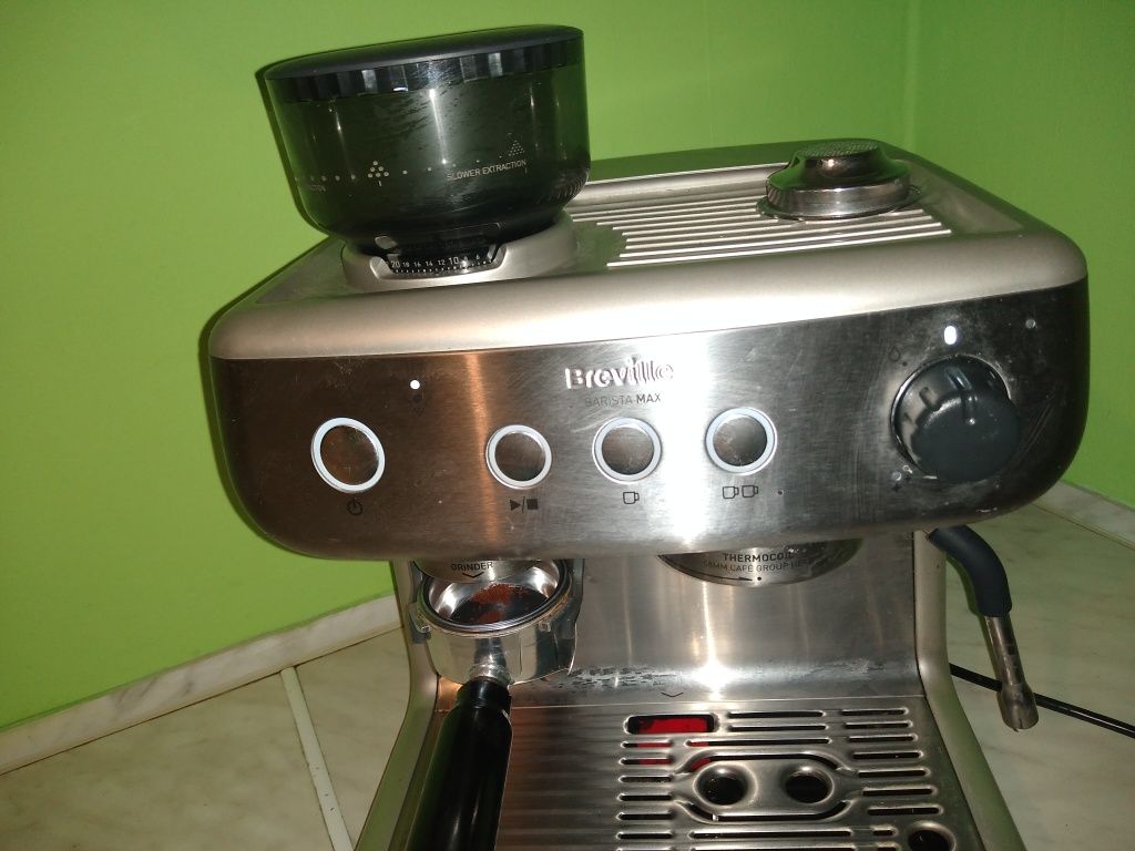 Breville Barista Max Expres kolbowy