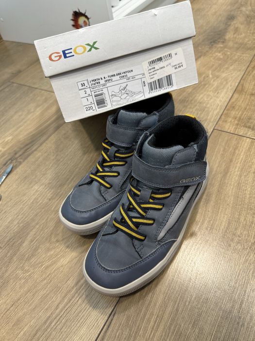 Хайтопи, кросівки, ботинки