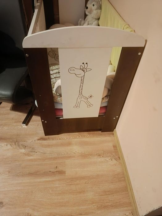 Łóżeczko dzieciece używane