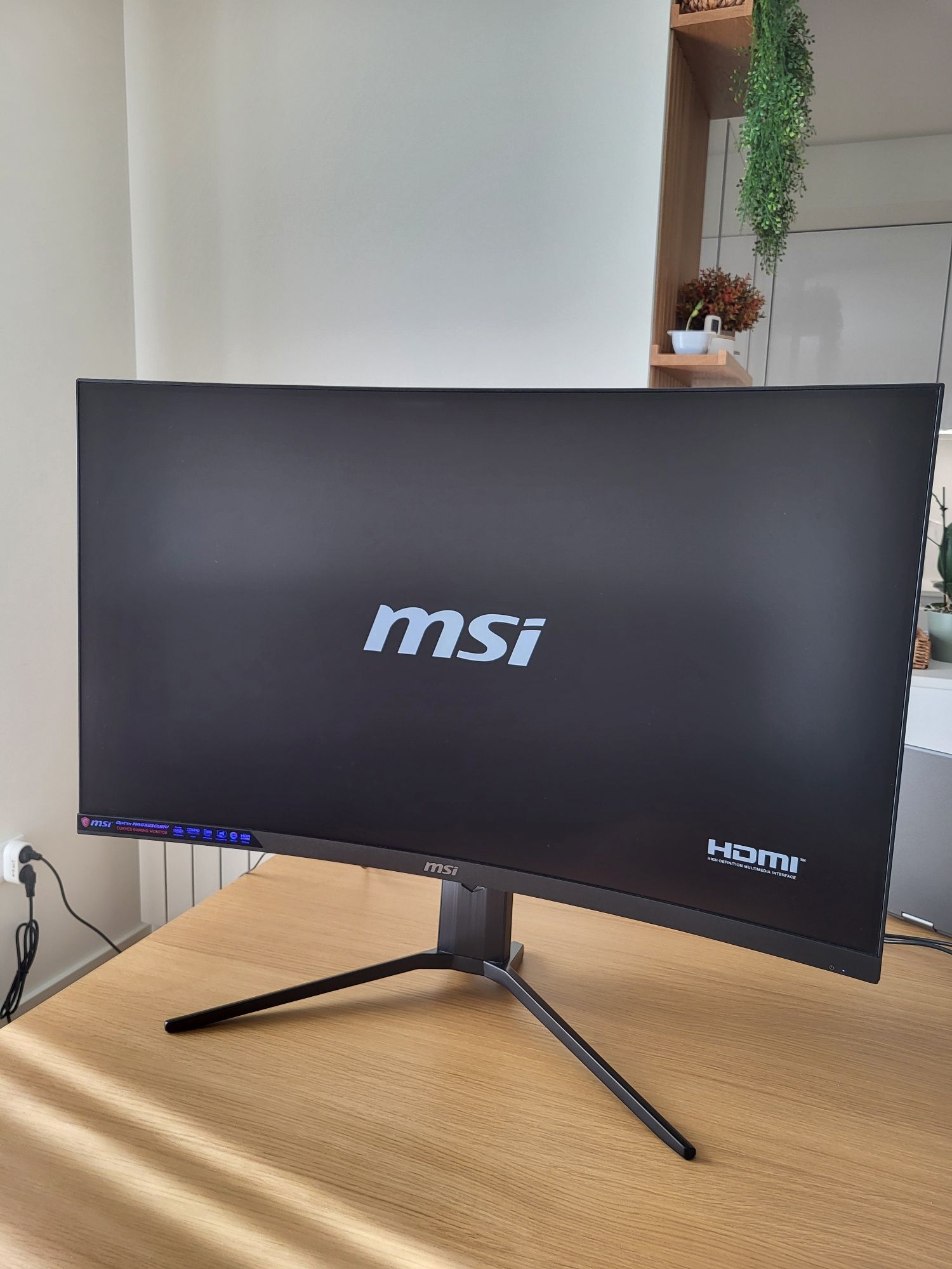 Monitor 32" 4k curvo MSI MAG321CURV