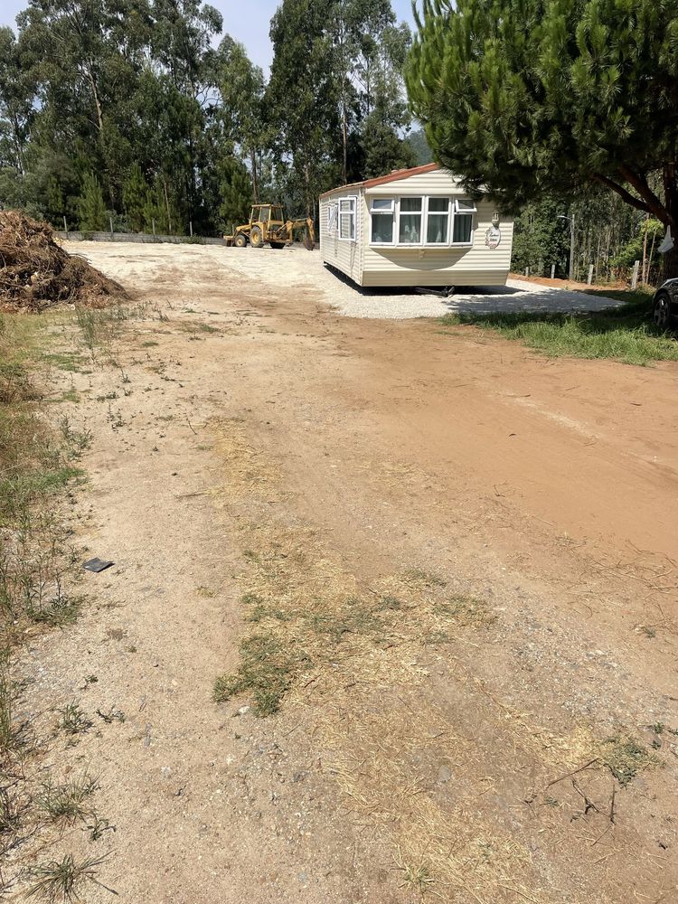 Terreno de construcao com casa modular em Santo Tirso