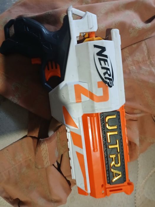 Pistola nerf à pilhas