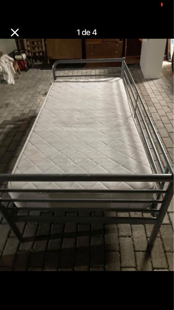 Cama de solteiro com colchão em bom estado
