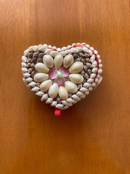 kasetka  z muszelek na biżuterię vintage