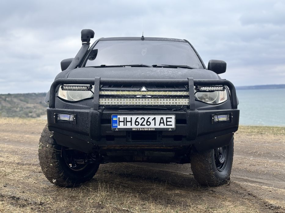 Mitsubishi l200 LONG WARRIOR 2013 НОВЫЙ МОТОР подготовленый пикап 4*4