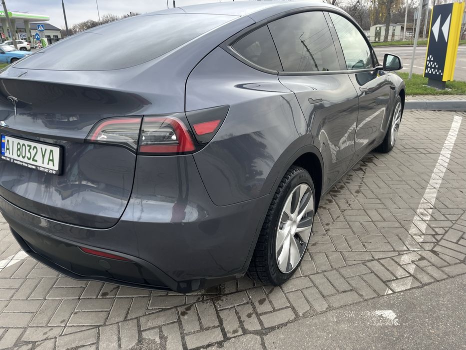 Продаю Tesla Model Y