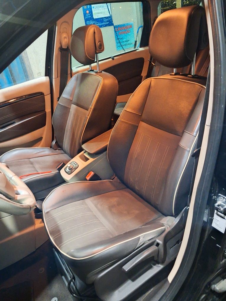 RENAULT GRAND Scénic 1.6 dci Bose Edition 7L