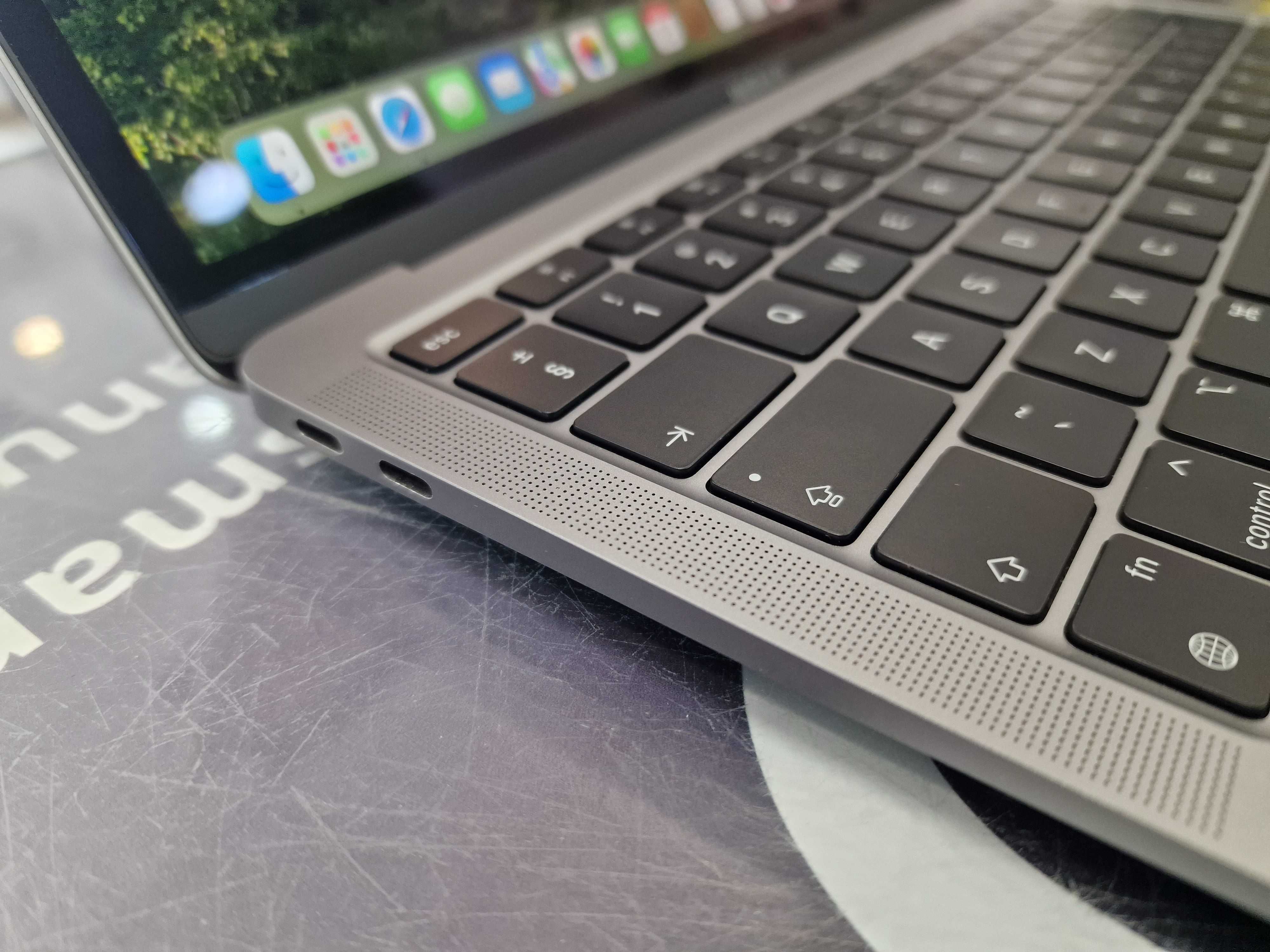 Macbook Air 13 2020/ M1/ 8GB/ 256GB/ SPG/ 117 cykli/ Grade A-