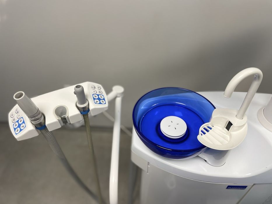 Стоматологічна установка Planmeca Compact Touch