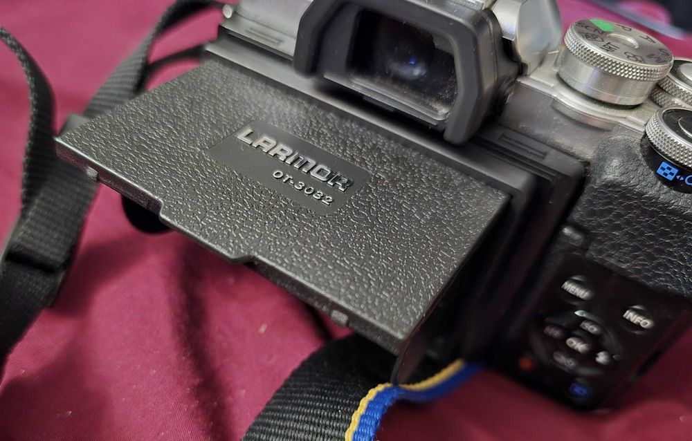 Aparat OLYMPUS E-M10 Mark IV + EZ 14-42mm + akumulator+HOYA UV+torba