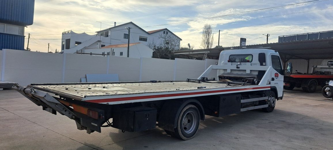 Mitsubishi canter pronto socorro