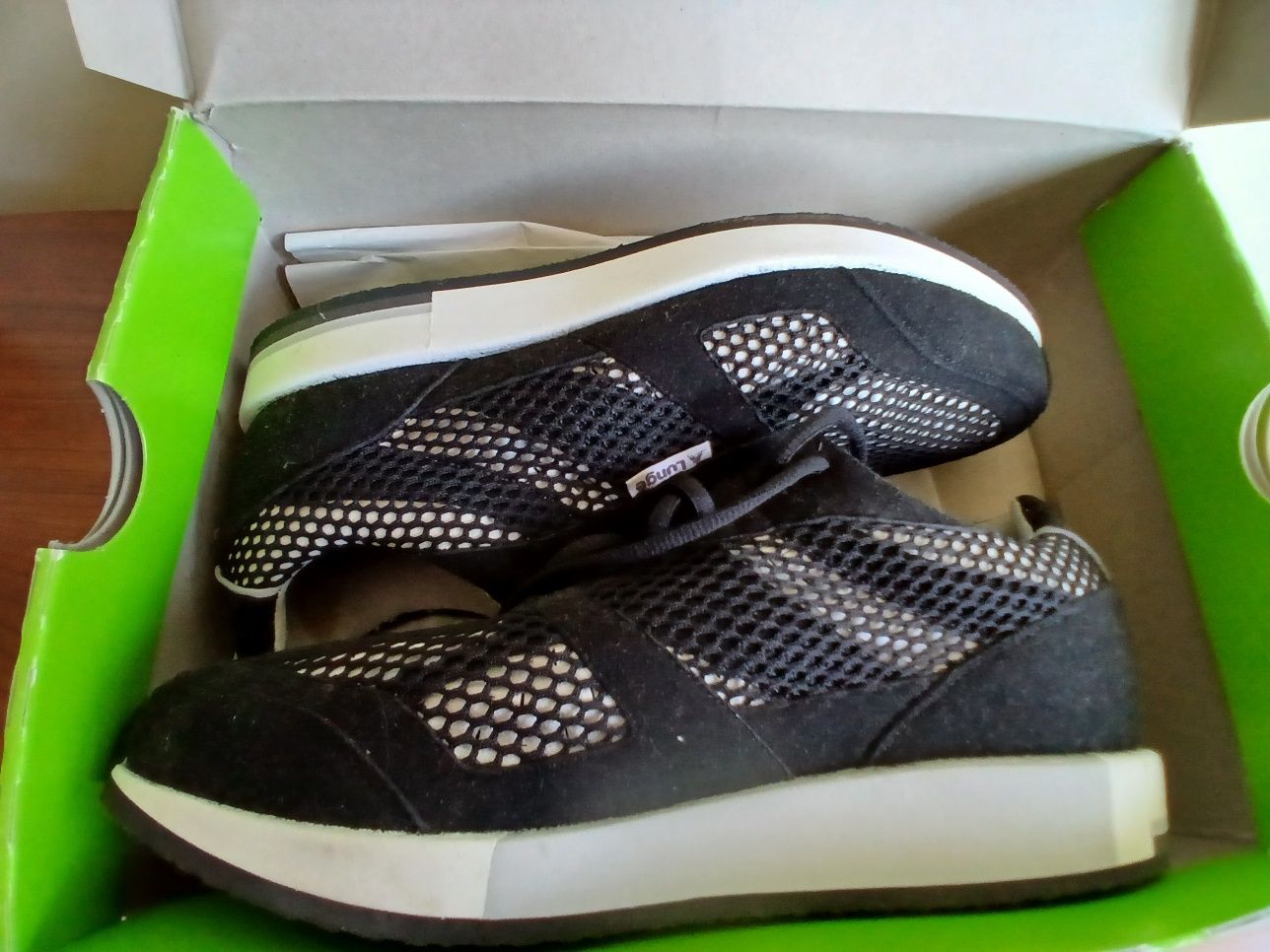 Nowe oryginalne Lunge buty do biegania nowe wartość 217 euro