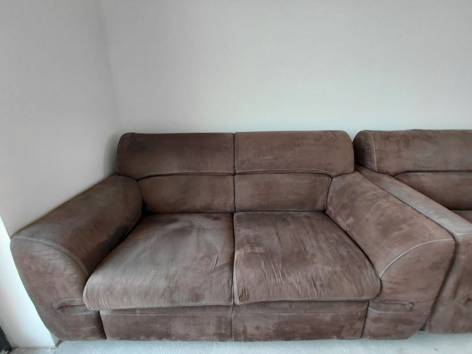 Zestaw solidnych mebli zakupionych na zamowienie z salonu na Brukowej