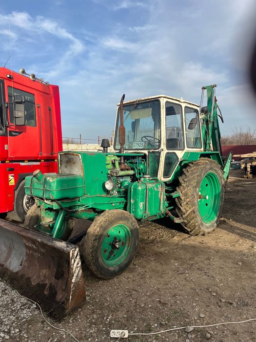 Продам екскаватор юмз 6 2200$