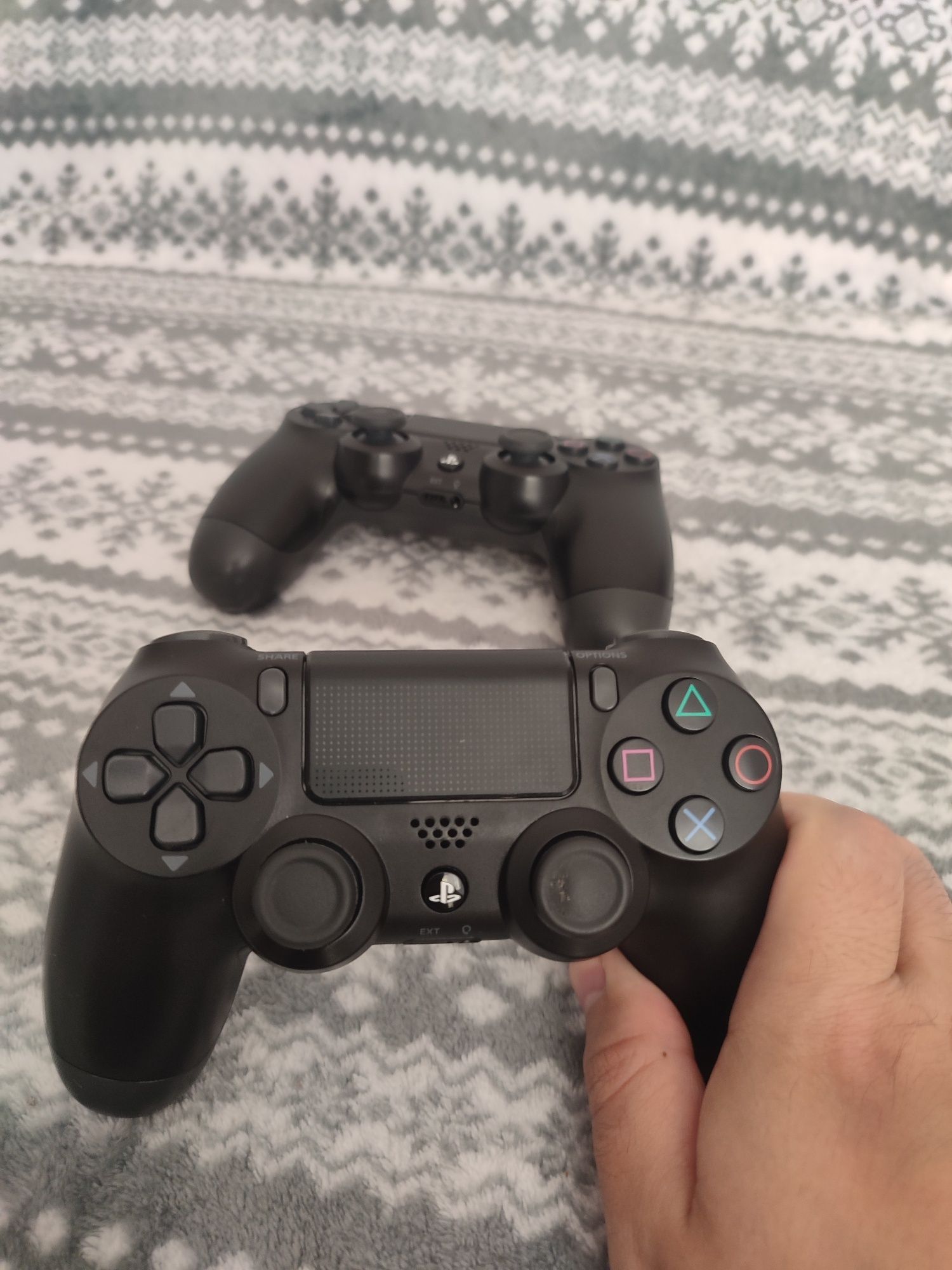 оригінальні геймпади DualShock 4