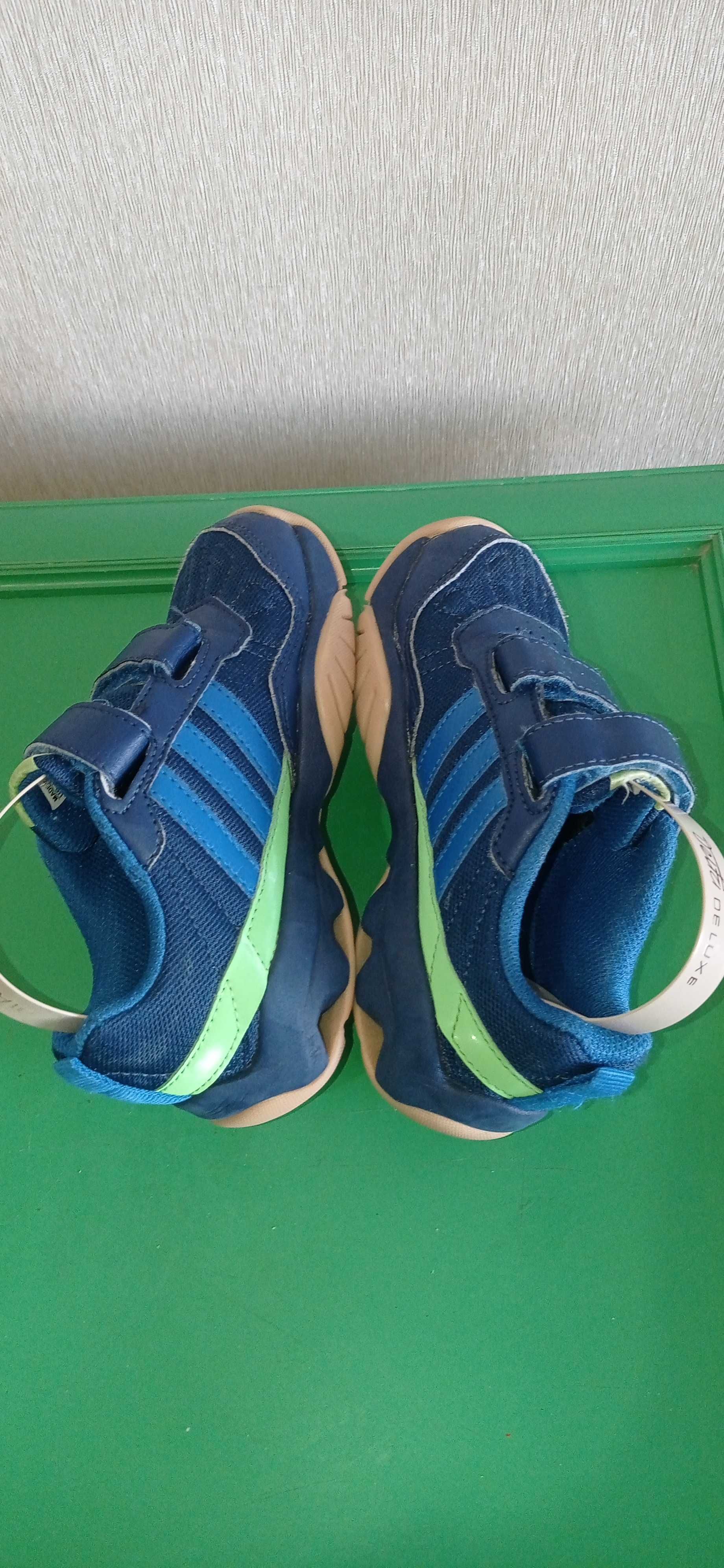 Кросівки фірми Adidas 30 розміру