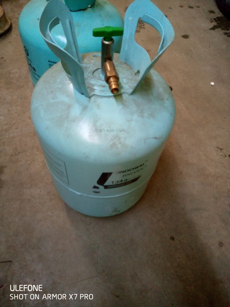Газовий балон з під фреона з адаптером для заправки газом