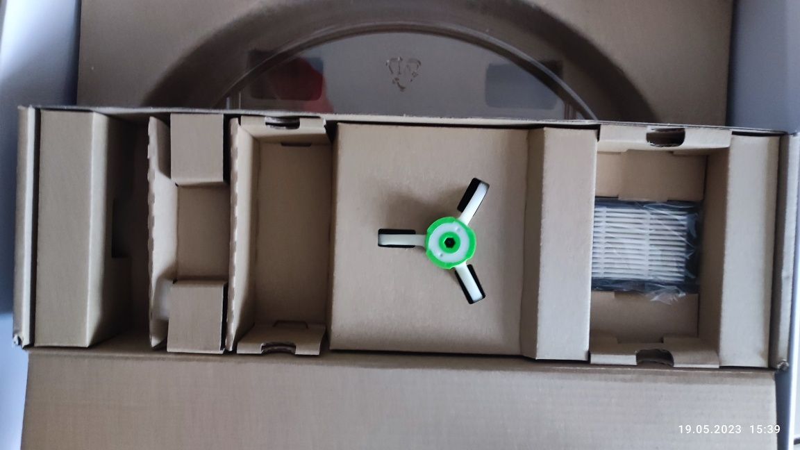 IRobot Roomba7 ze stacją i kostką