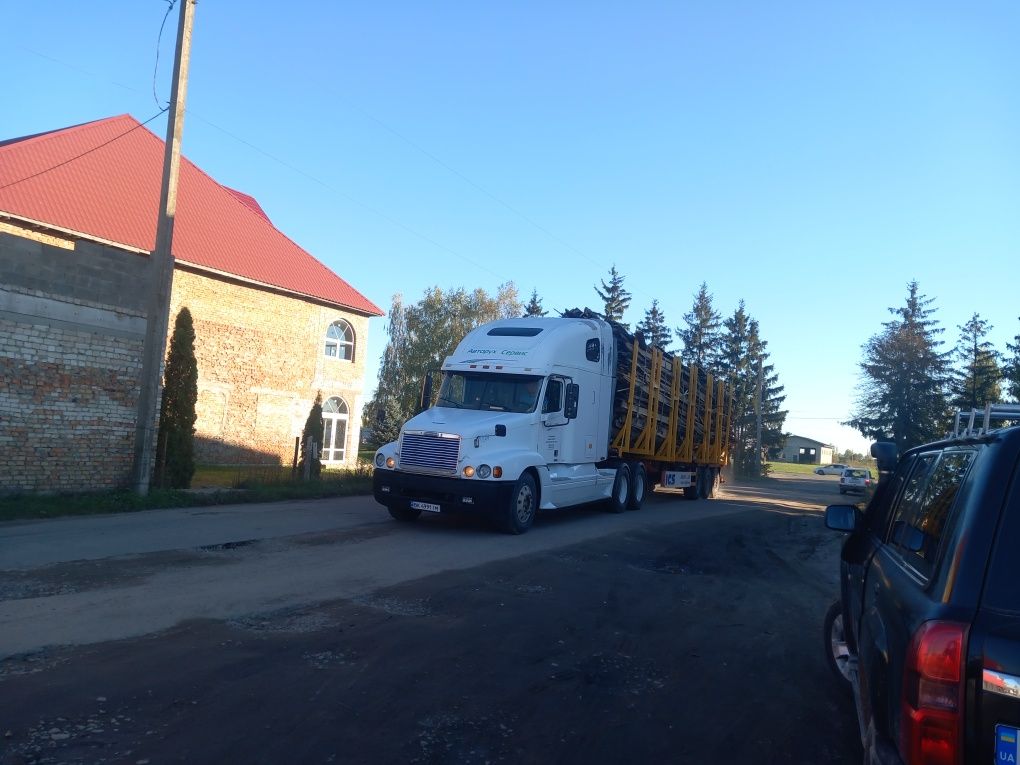 Лісовоз напівпричіп  + тягач