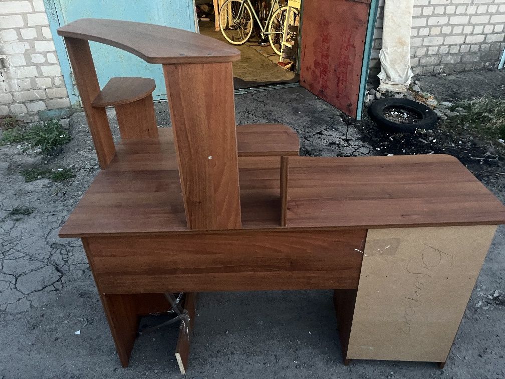 Продаю стіл бумеранг