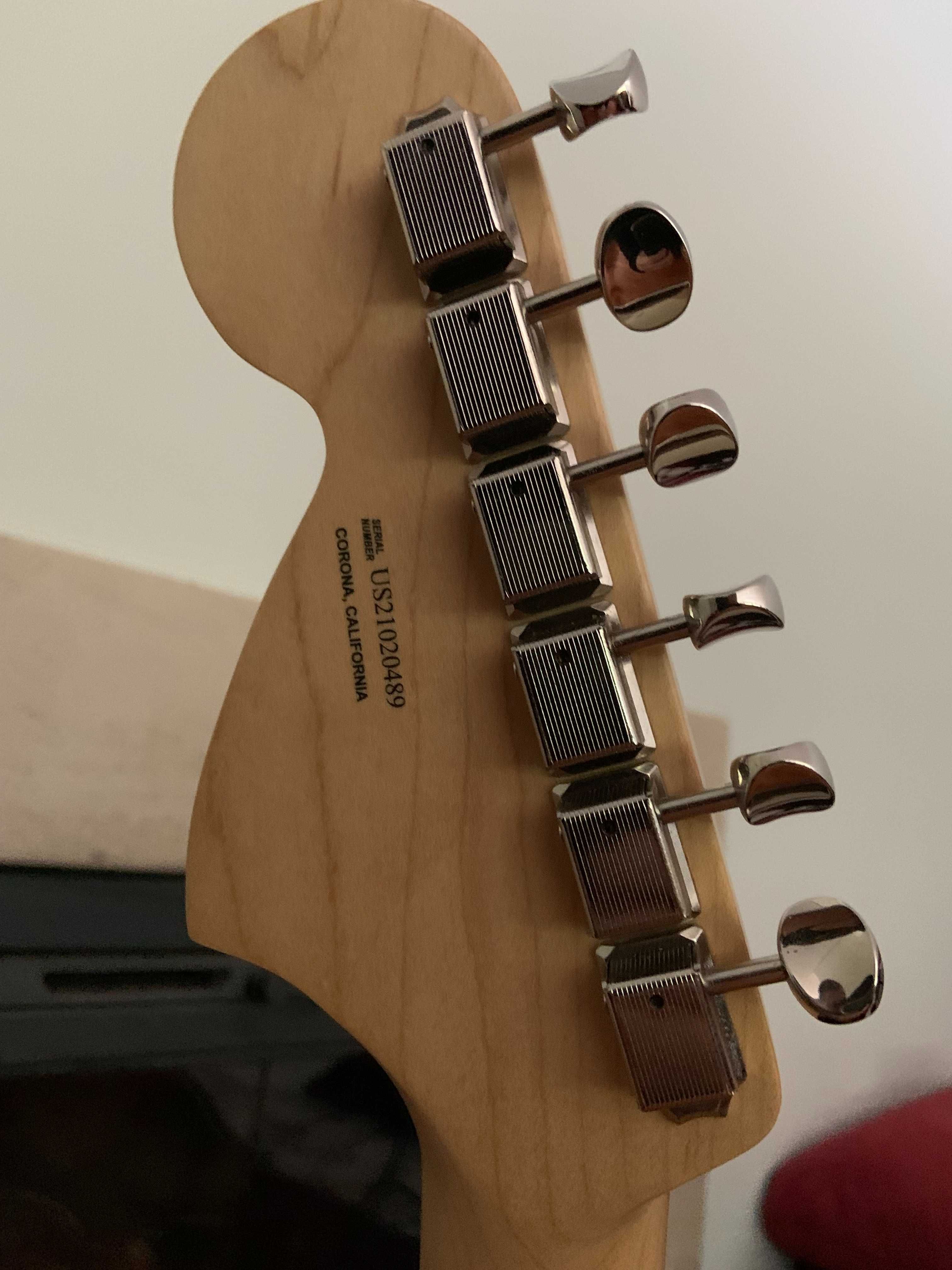 Fender American Performer Stratocaster MN SATIN LBP