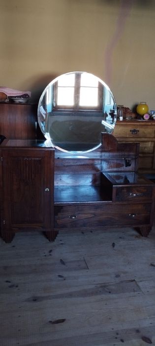 Vendo móvel de quarto madeira boa antiga