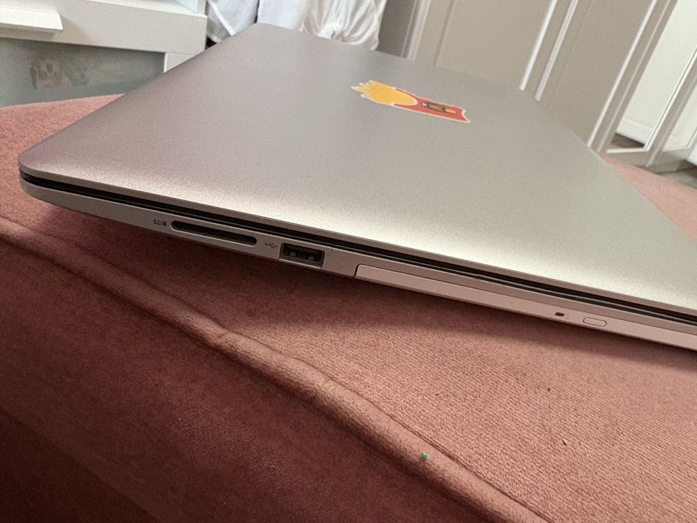 Laptop Dell Inspiron 5570