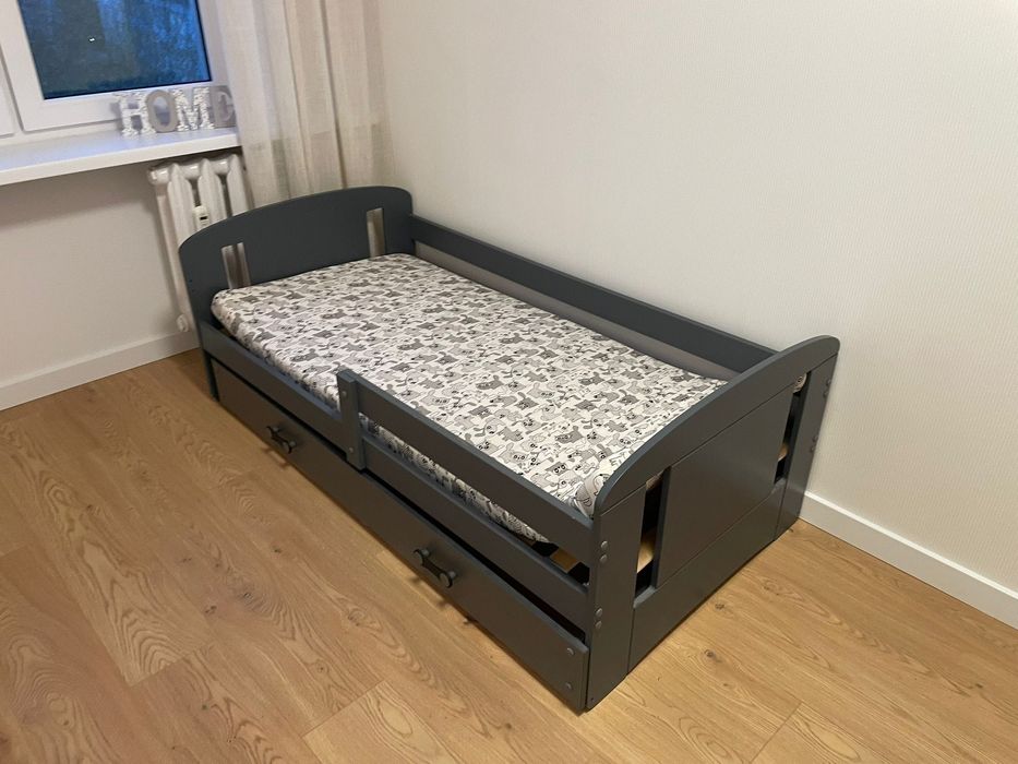 2x łóżeczko dziecięce z materacem