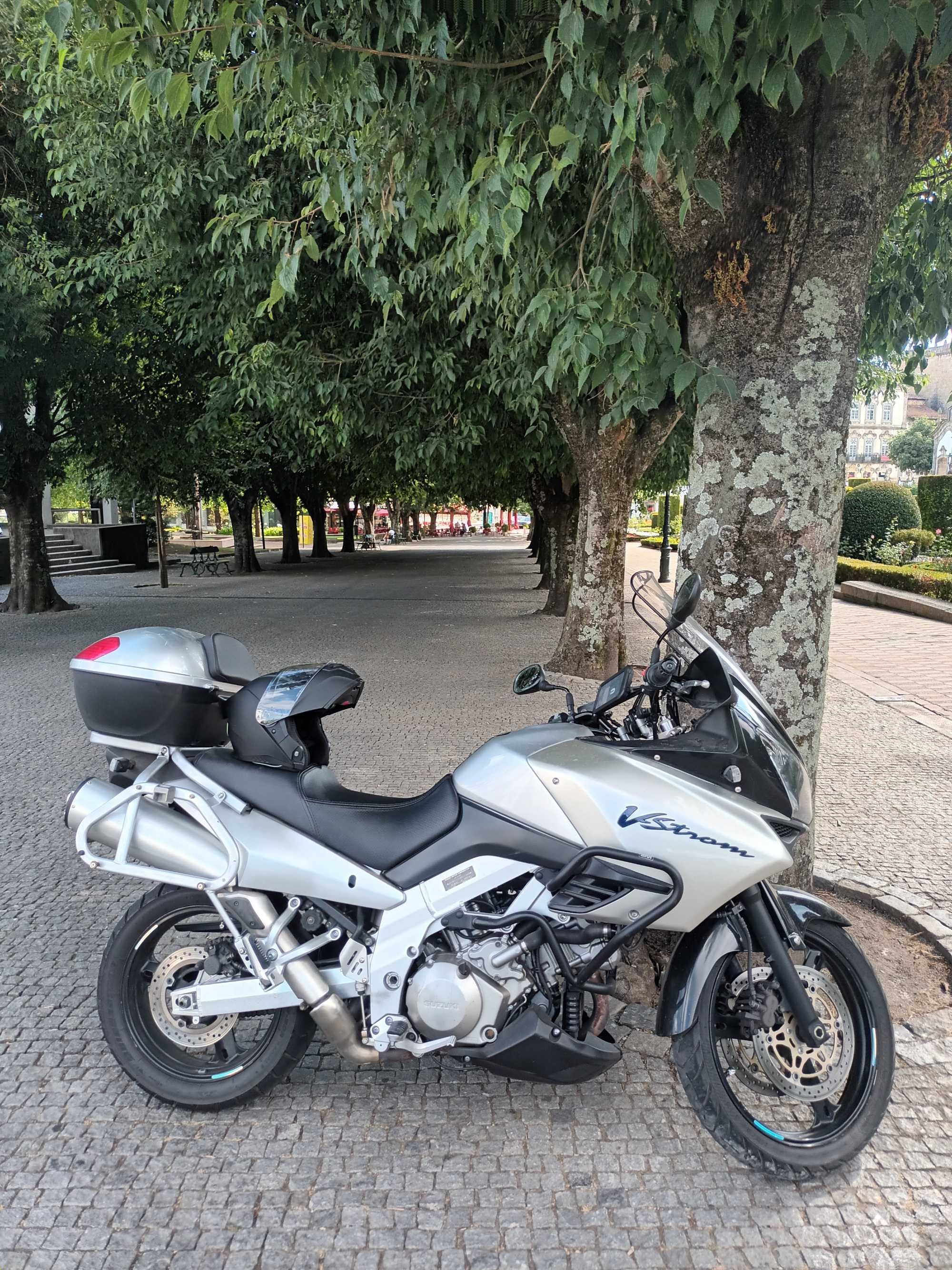 Vstrom suzuki a trabalhar e andar ao dia a dia