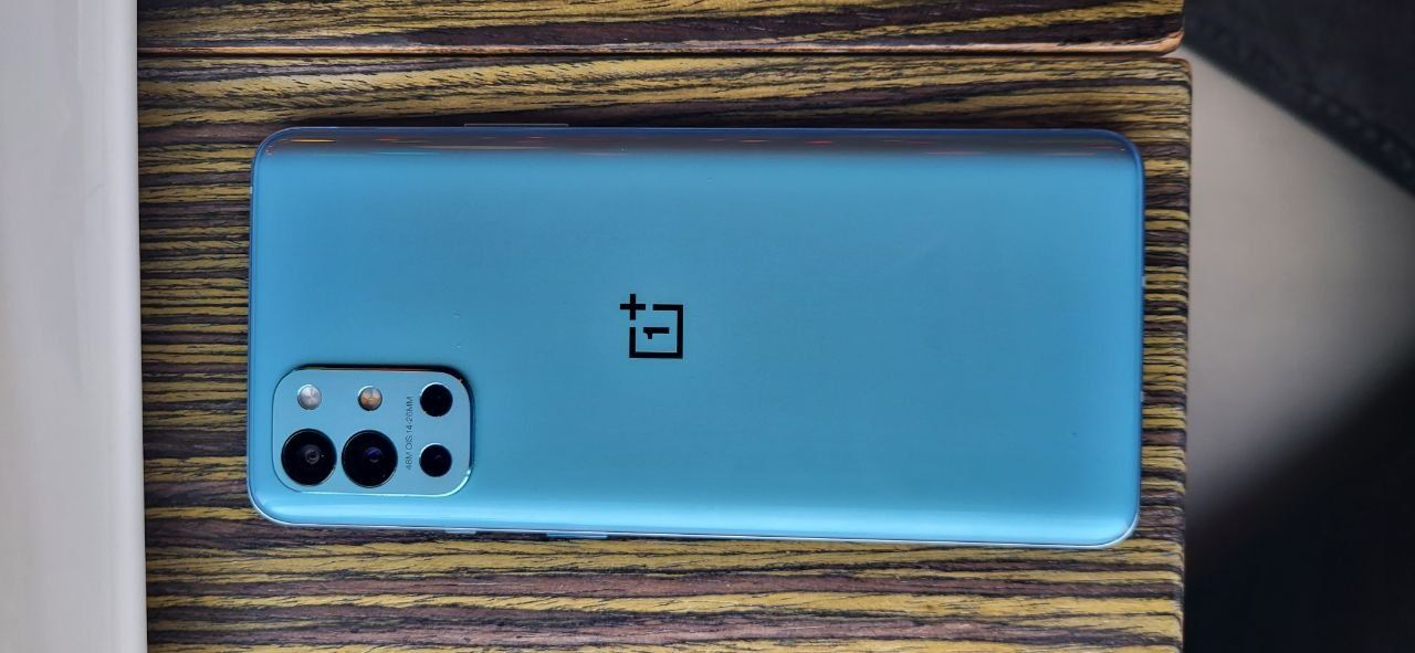 Продам OnePlus 9R 8/256