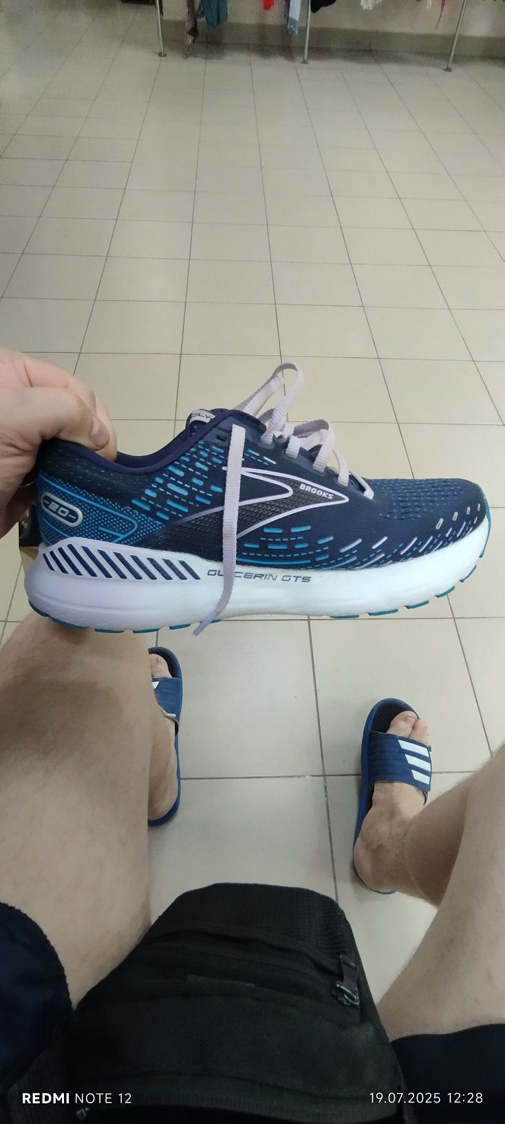 Кросівки фірмові brooks 41 р.
