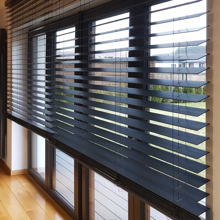 Żaluzje drewniane i aluminiowe na wymiar. Pomiar i montaż.