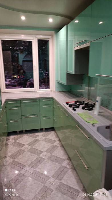 Продається трьохкімнатна квартира