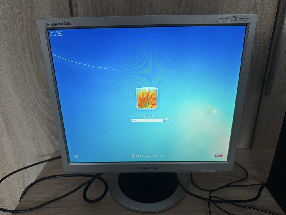 Komputer pc z monitorem