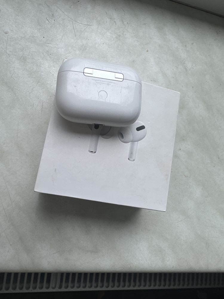 oryginalny case ładujacy airpods pro 1 generacji A2190
