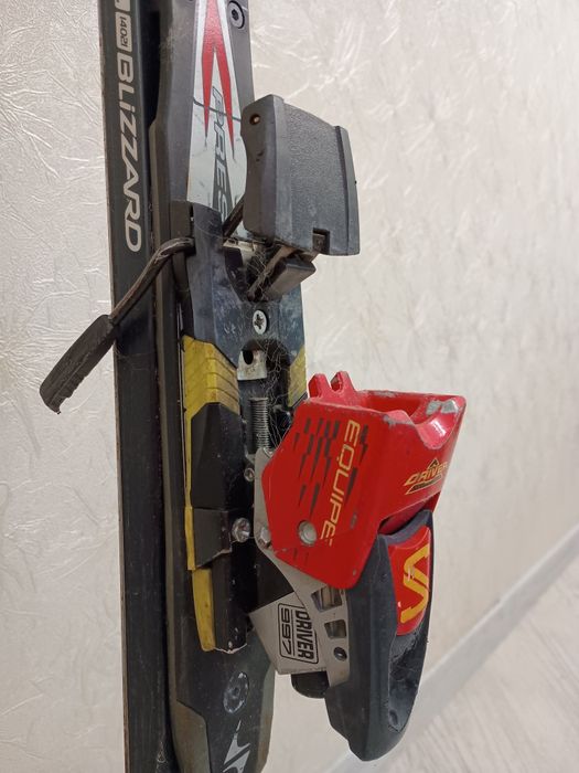 Лижі гірські. Черевики. Палки