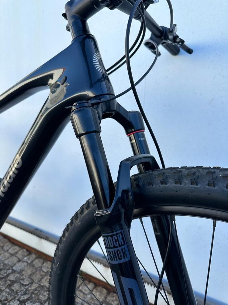 Bicicleta Cannondale Scalpel HT carbono preto com acessórios