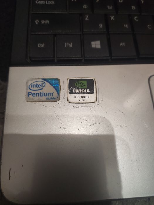 Продам неробочій ноутбук