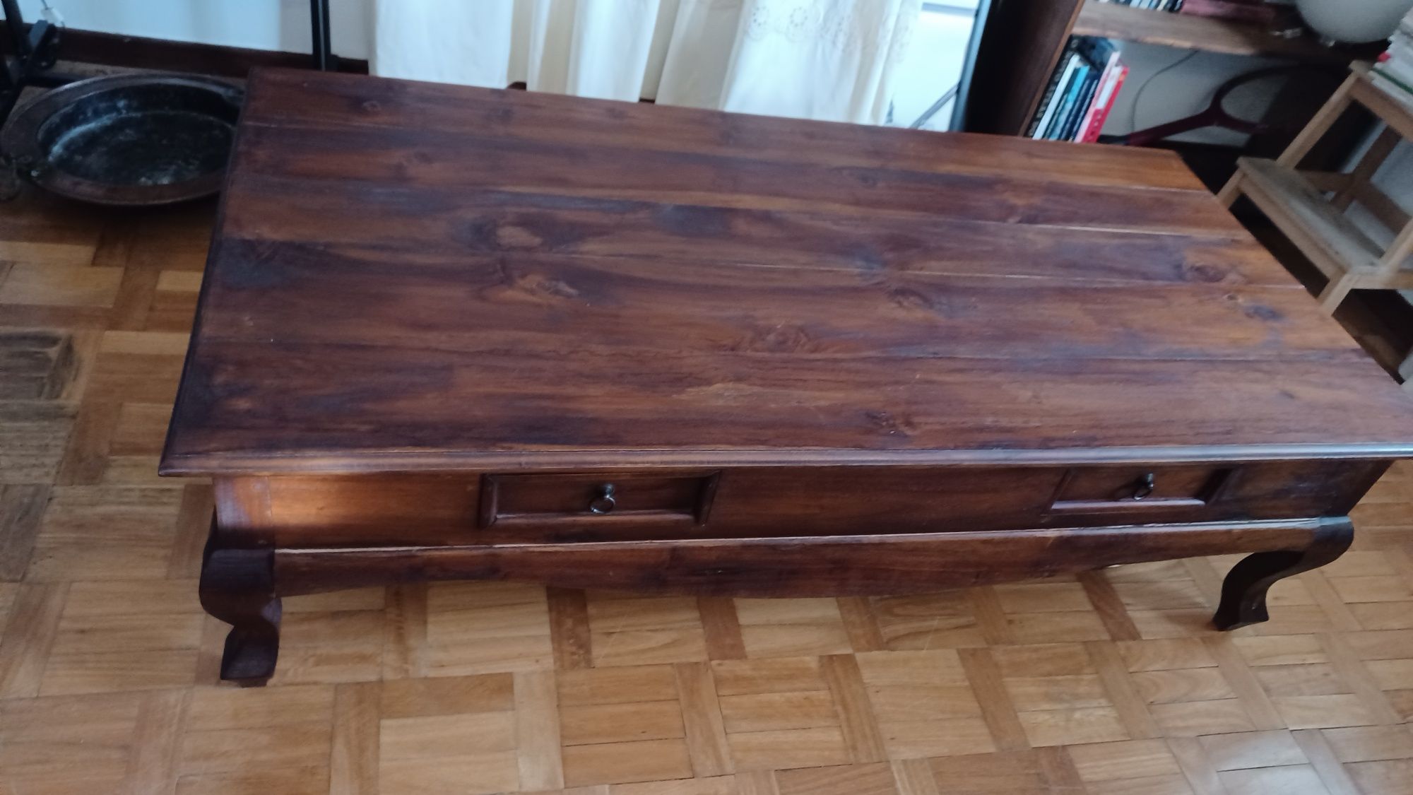 Mesa de centro em madeira