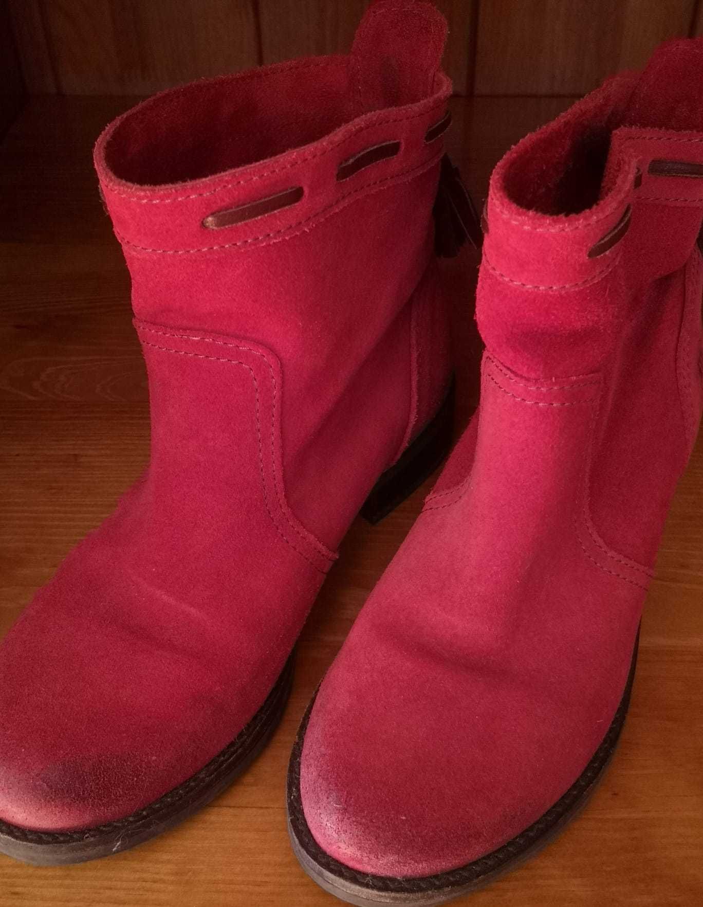 bota baixa / botim vermelho