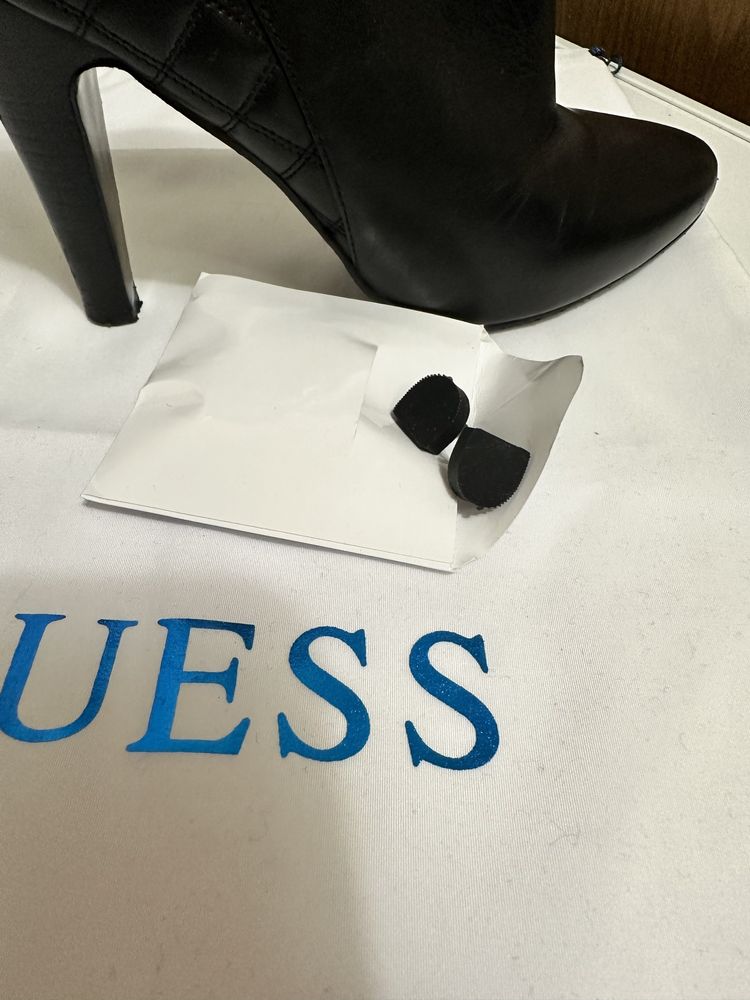 Черевики,ботінки,ботальйони Guess