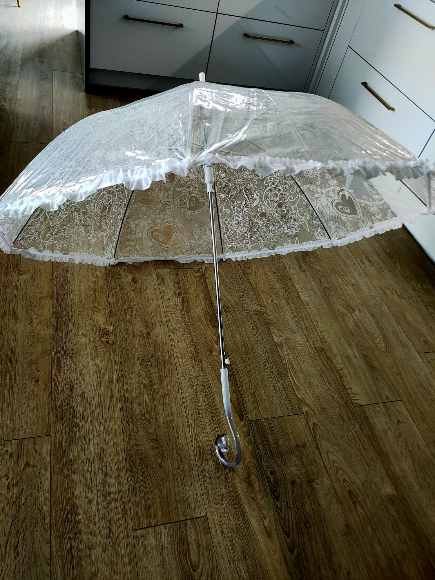 Ślubny biały parasol