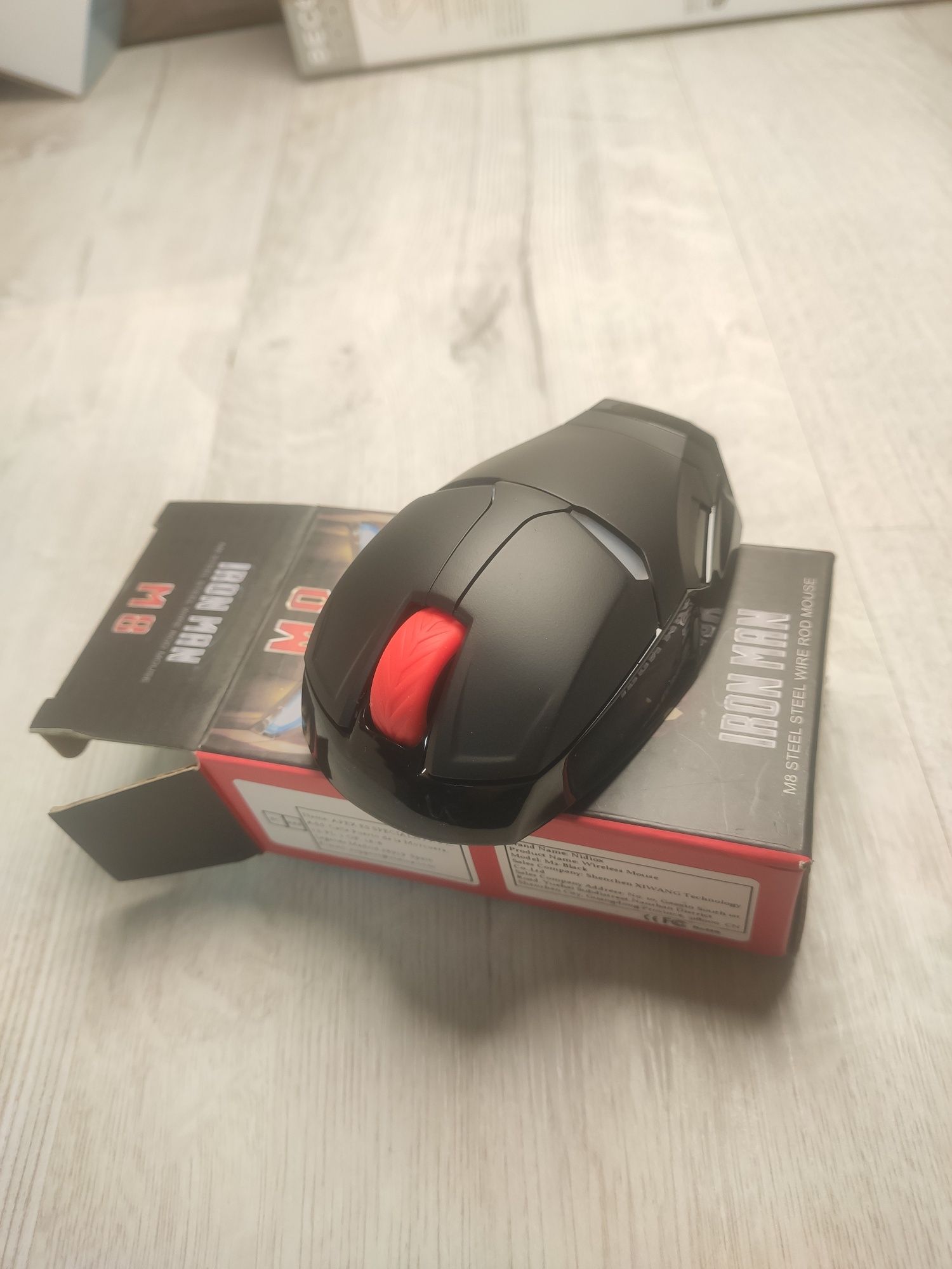 Myszka gamingowa M8 bezprzewodowa Iron Man