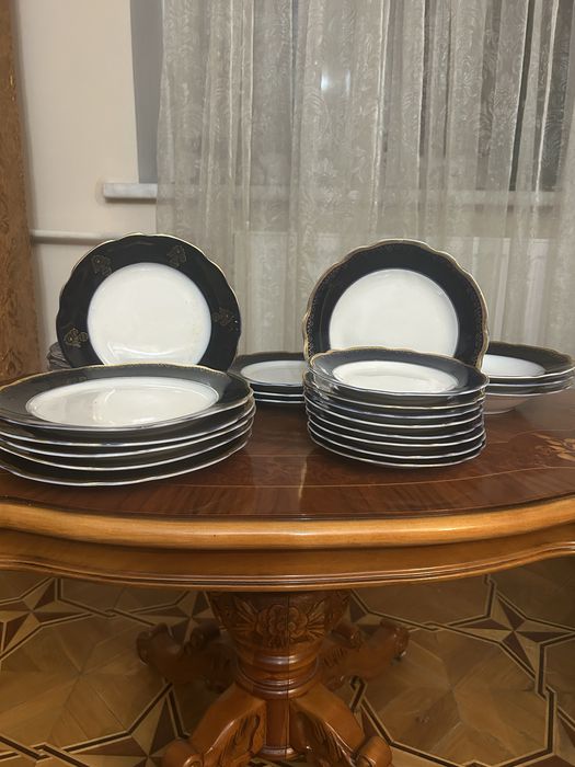 Тарелки кобальтовые десертные ,столовые