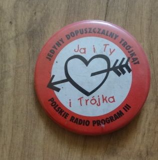 wyjątkowy znaczek pins, wpinka, przypinka Trójka PR3