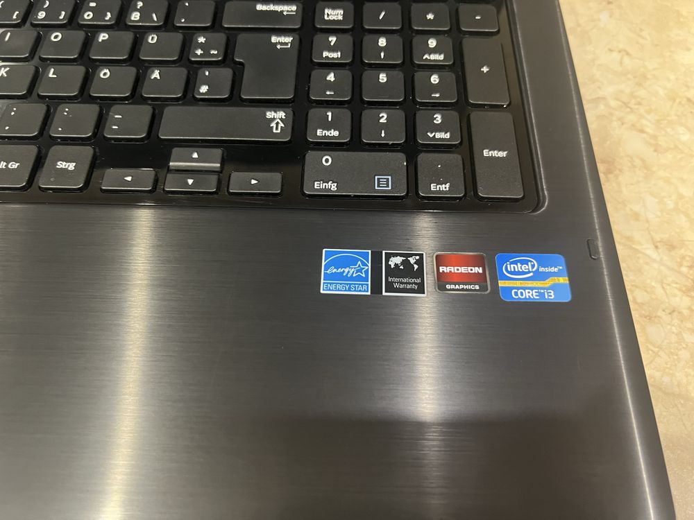 Ноутбук Samsung i3
