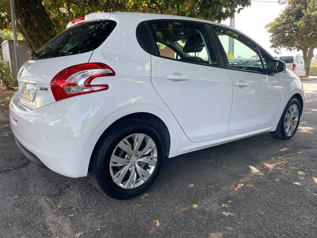 Peugeot 208 1,2 gasolina IMPECAVEL