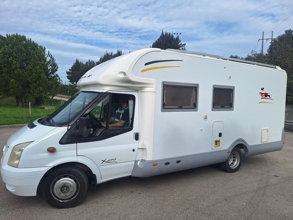 Autocaravana Laika Ford Transit – Pronta para Aventuras!